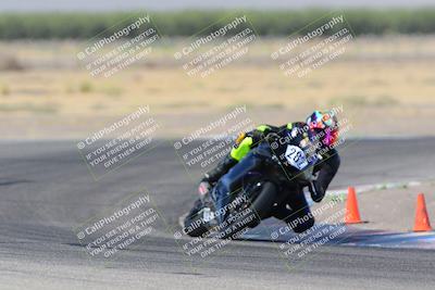 media/Aug-19-2022-TrackDaz (Fri) [[a0110a8595]]/Club Race/10am (Outside Grapevine)/